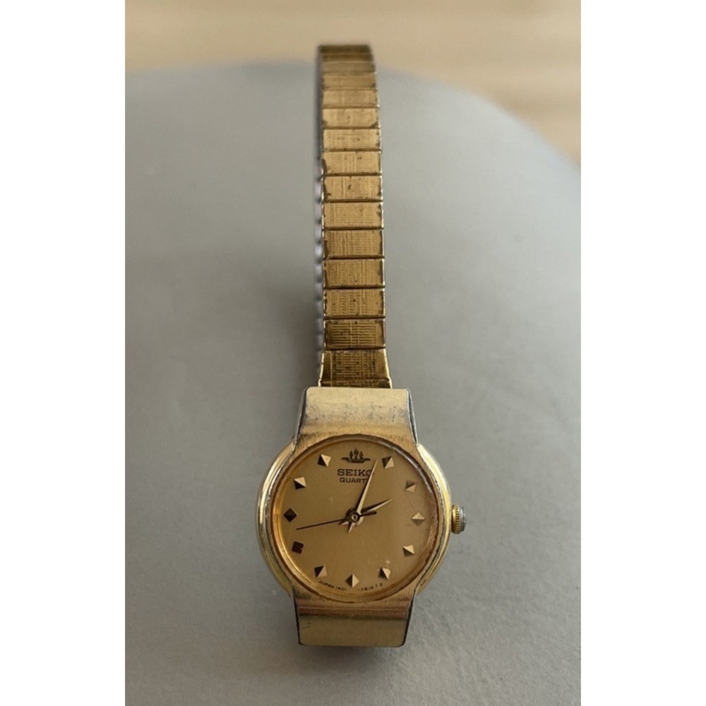 Vintage Seiko Women's 1N01-0B30 Gold Tone Analog Wristwatch 6" *Needs Battery*